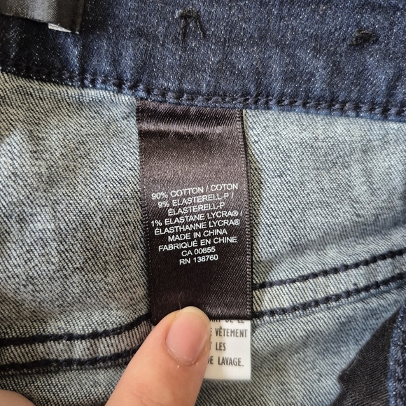 RW&Co Women’s High-Rise Dark Wash Skinny Jeans – Size 27 - Picture 3 of 4